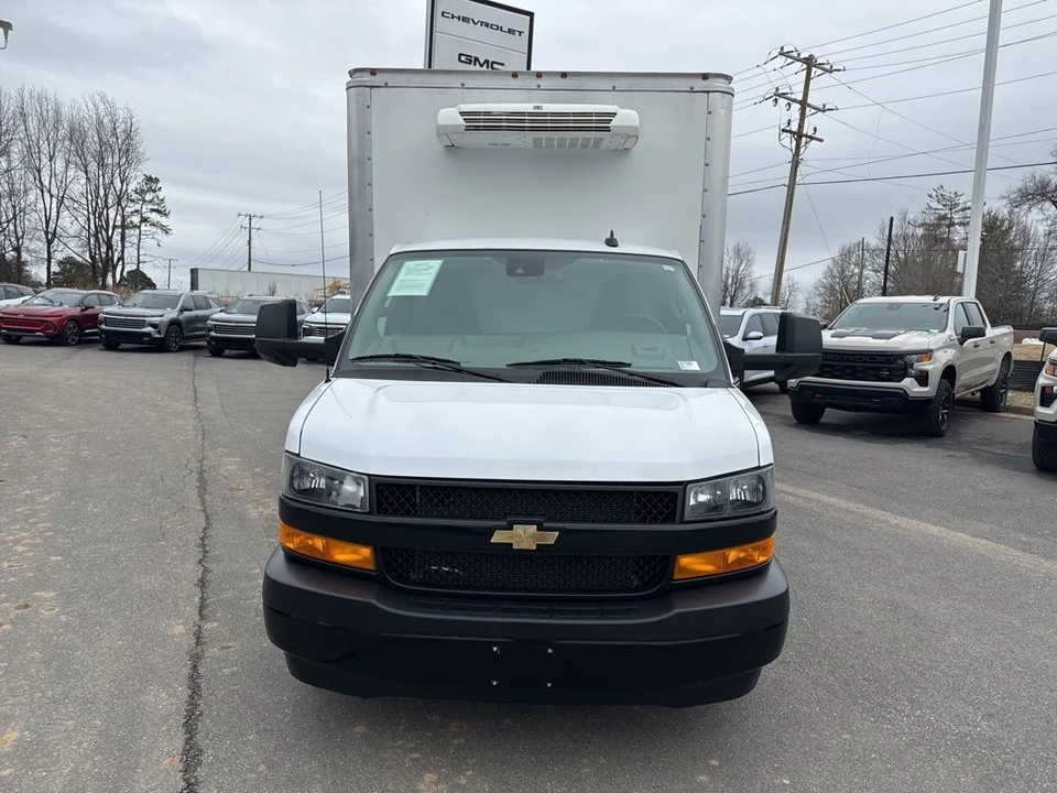 2024 Chevrolet Express - Image 8 of 21