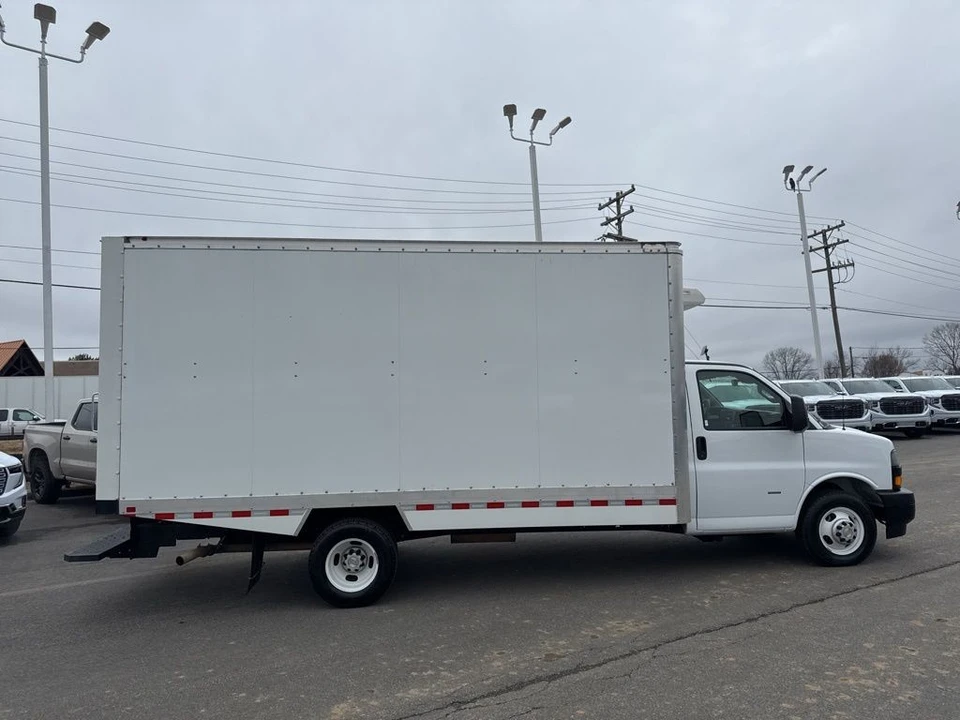 2024 Chevrolet Express - Image 6 of 21