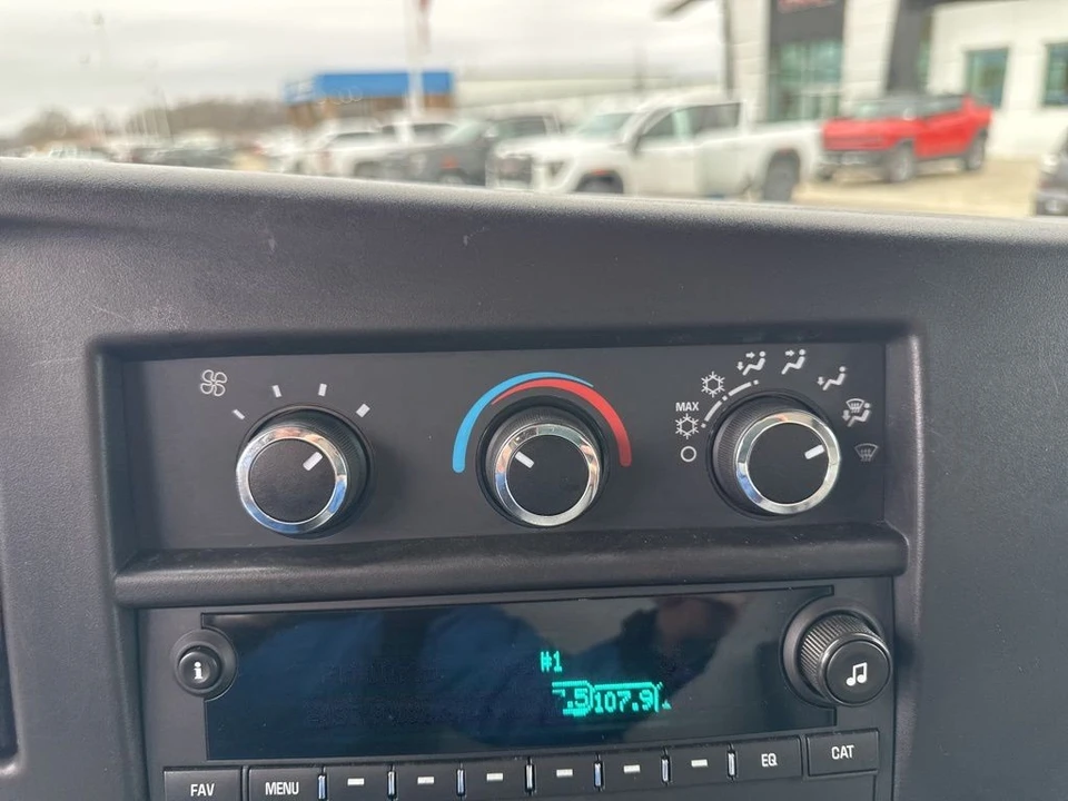 2024 Chevrolet Express - Image 15 of 21
