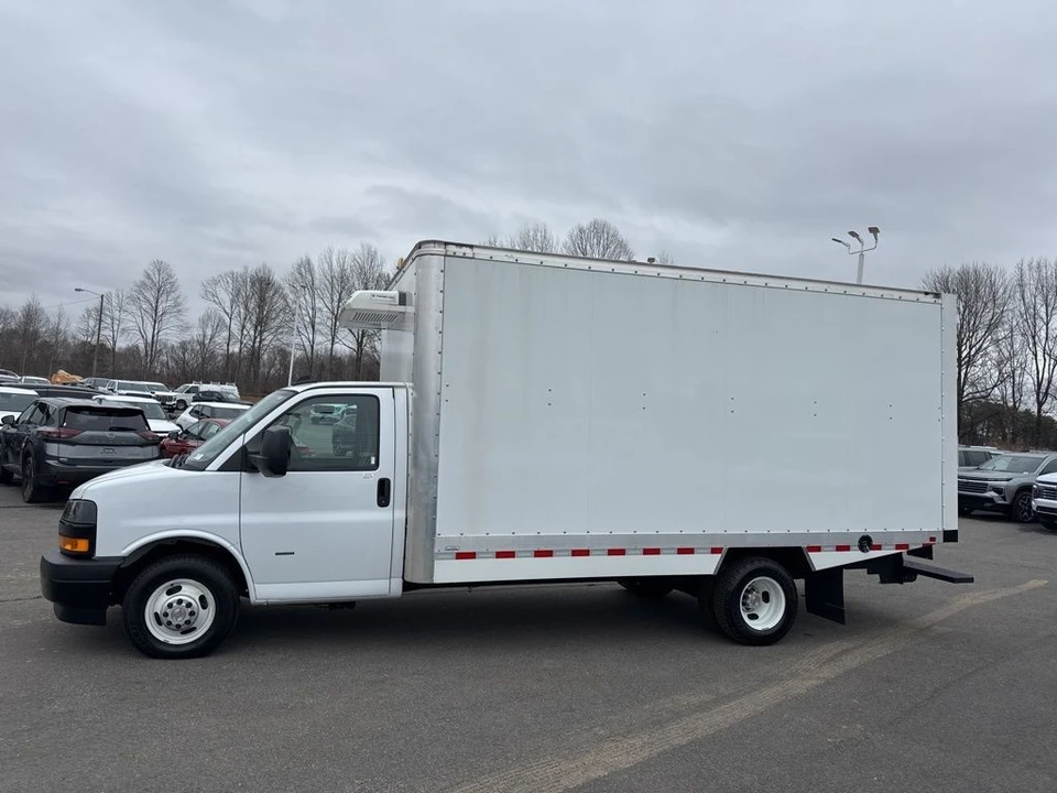 2024 Chevrolet Express - Image 2 of 21