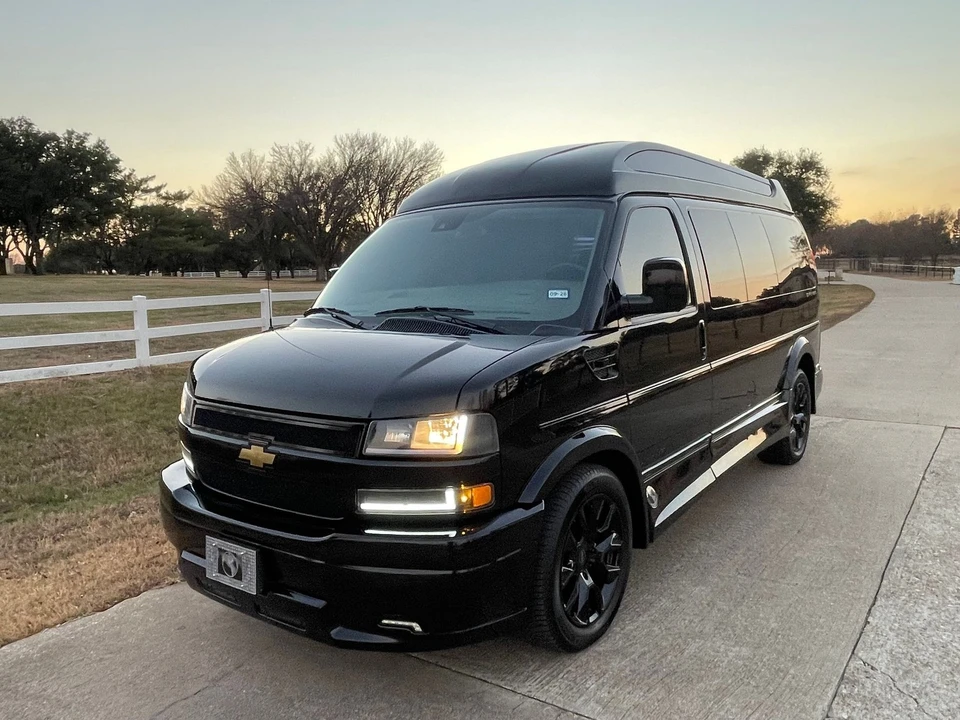 2024 Chevrolet Express - Image 15 of 21