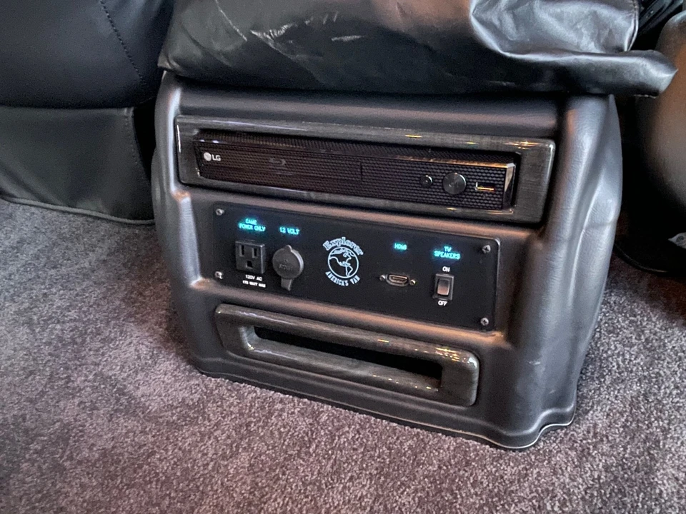 2024 Chevrolet Express - Image 11 of 21
