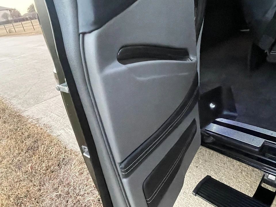 2024 Chevrolet Express - Image 10 of 21