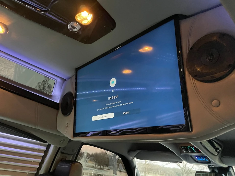 2024 Chevrolet Express - Image 5 of 21