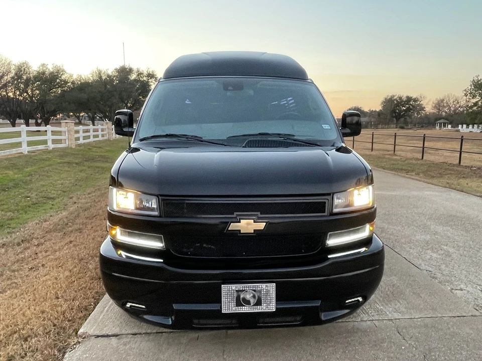2024 Chevrolet Express - Image 16 of 21