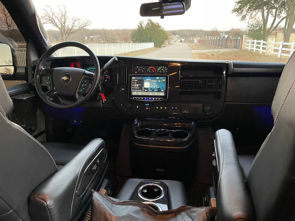 2024 Chevrolet Express - Image 4 of 21