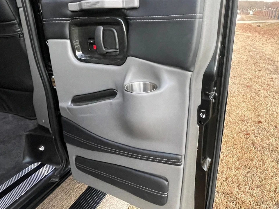 2024 Chevrolet Express - Image 12 of 21