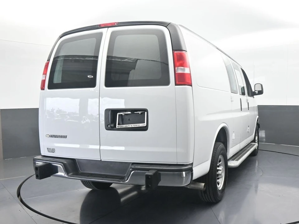 2024 Chevrolet Express - Image 5 of 12