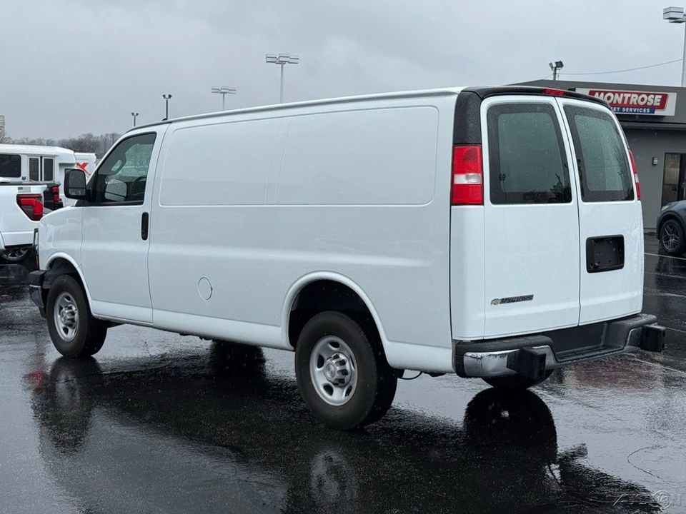 2024 Chevrolet Express - Image 5 of 12