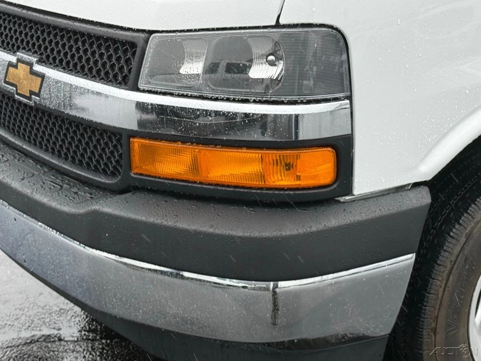 2024 Chevrolet Express - Image 9 of 12