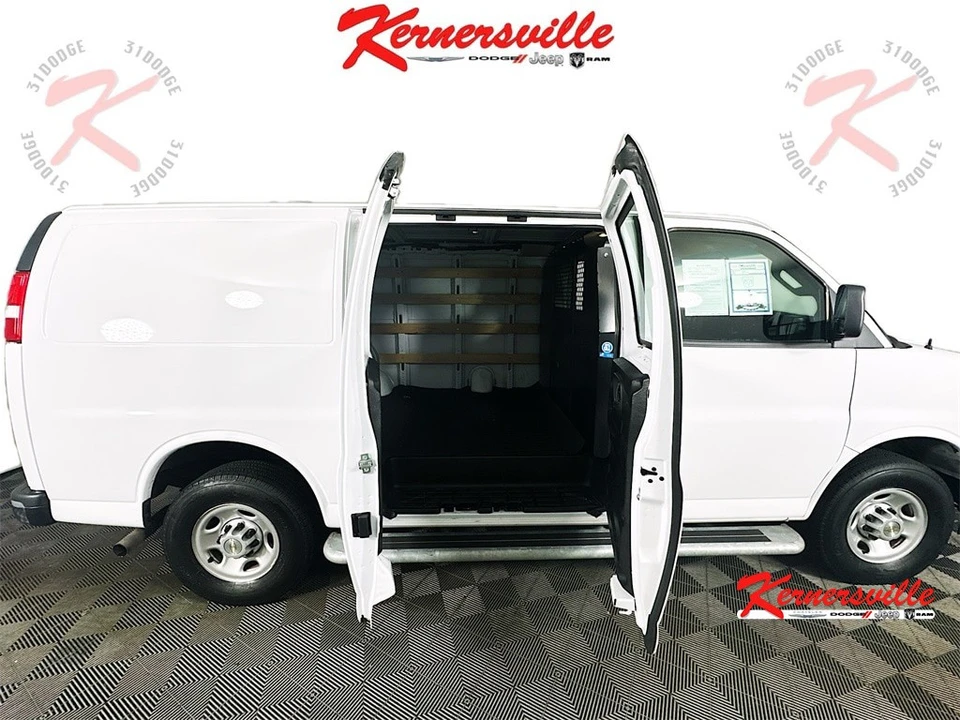 2024 Chevrolet Express - Image 12 of 21