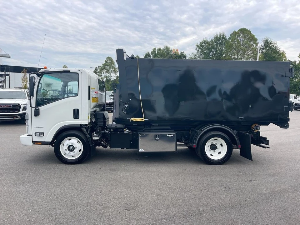 2024 Chevrolet - Image 2 of 12
