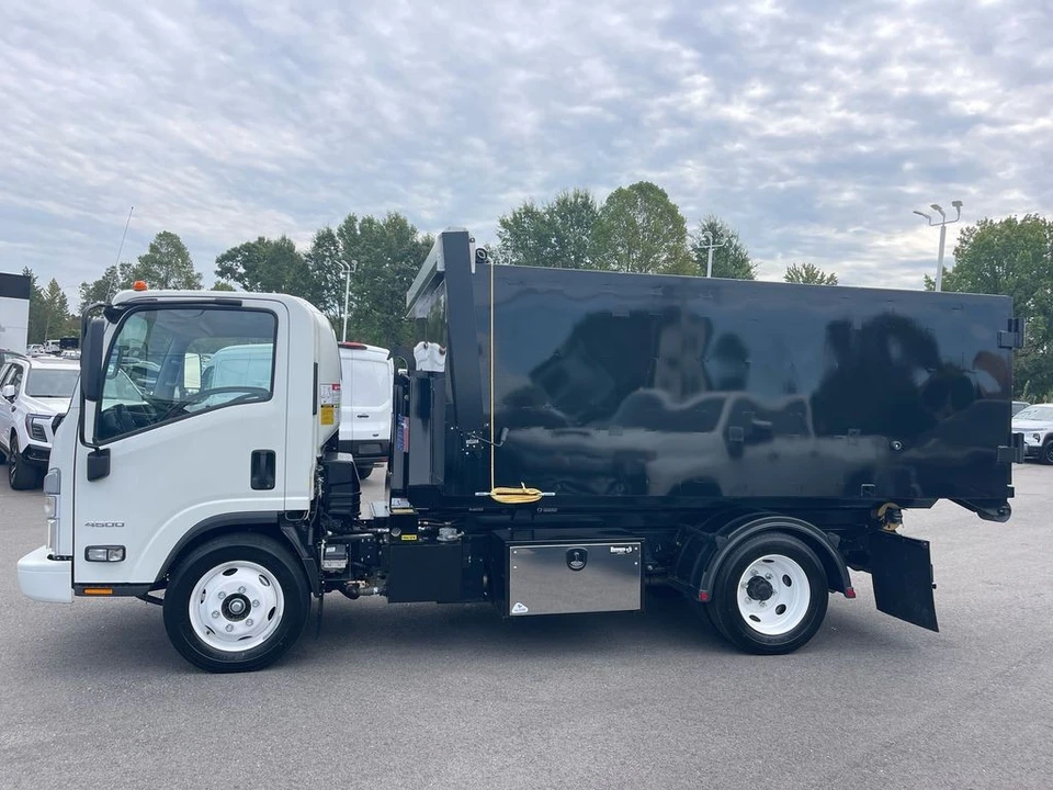 2024 Chevrolet - Image 2 of 21