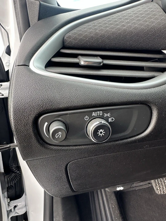 2024 Chevrolet Malibu - Image 10 of 12