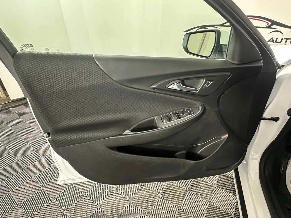 2024 Chevrolet Malibu - Image 15 of 21