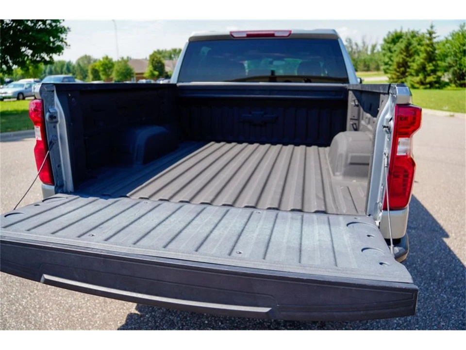 2024 Chevrolet Silverado 4th Gen - Image 17 of 31