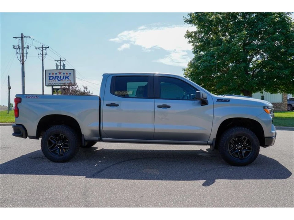 2024 Chevrolet Silverado 4th Gen - Image 2 of 31