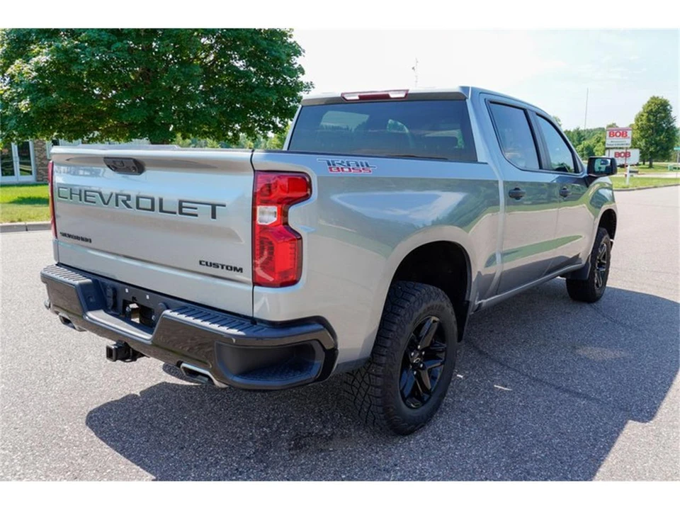 2024 Chevrolet Silverado 4th Gen - Image 3 of 31