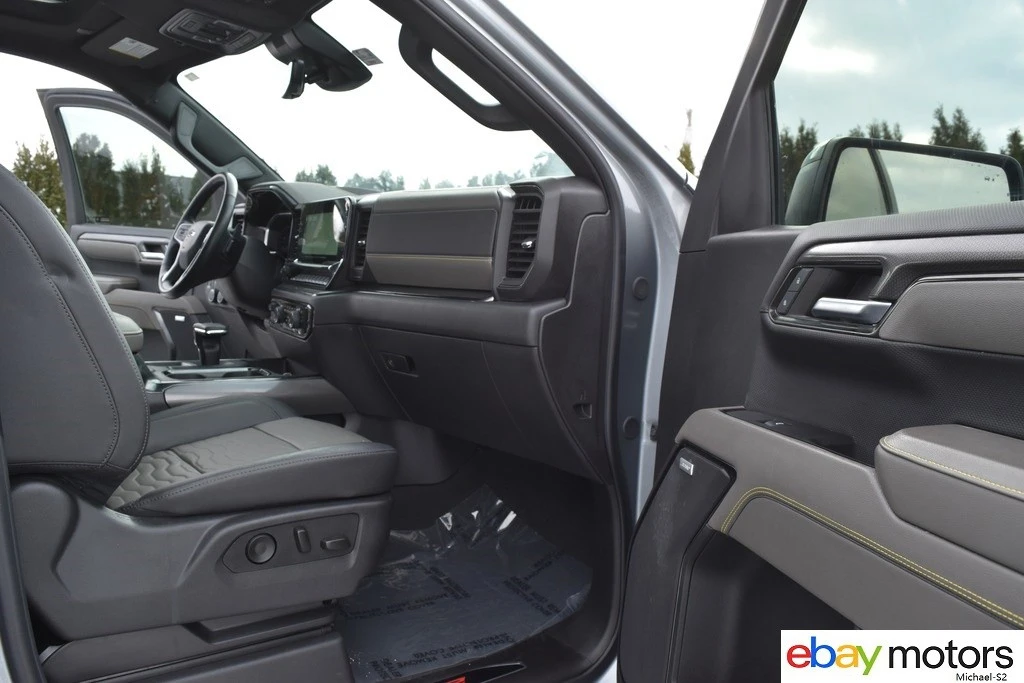 2024 Chevrolet Silverado 4th Gen - Image 16 of 21