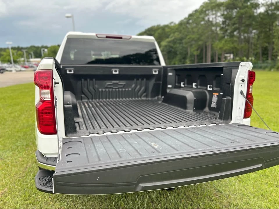 2024 Chevrolet Silverado 4th Gen - Image 4 of 18