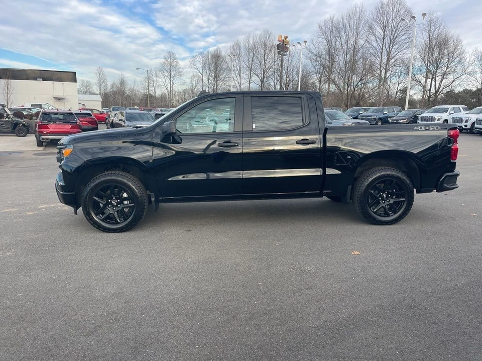2024 Chevrolet Silverado 4th Gen - Image 2 of 12