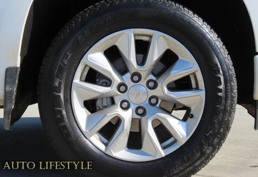 2024 Chevrolet Silverado 4th Gen - Image 15 of 21