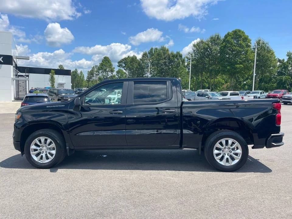 2024 Chevrolet Silverado 4th Gen - Image 2 of 21