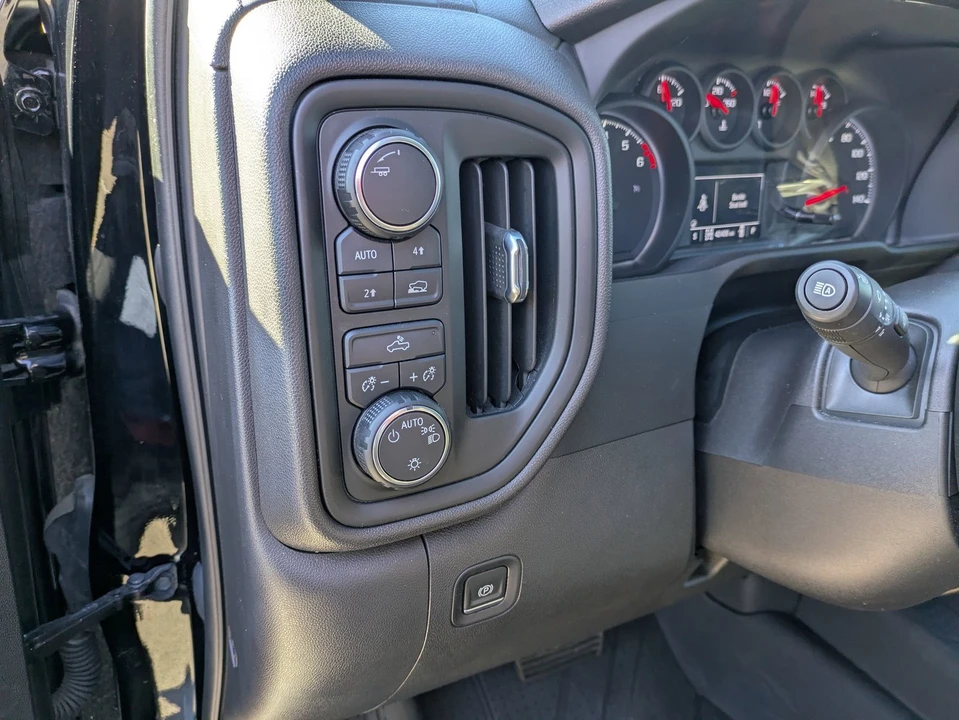 2024 Chevrolet Silverado 4th Gen - Image 17 of 21