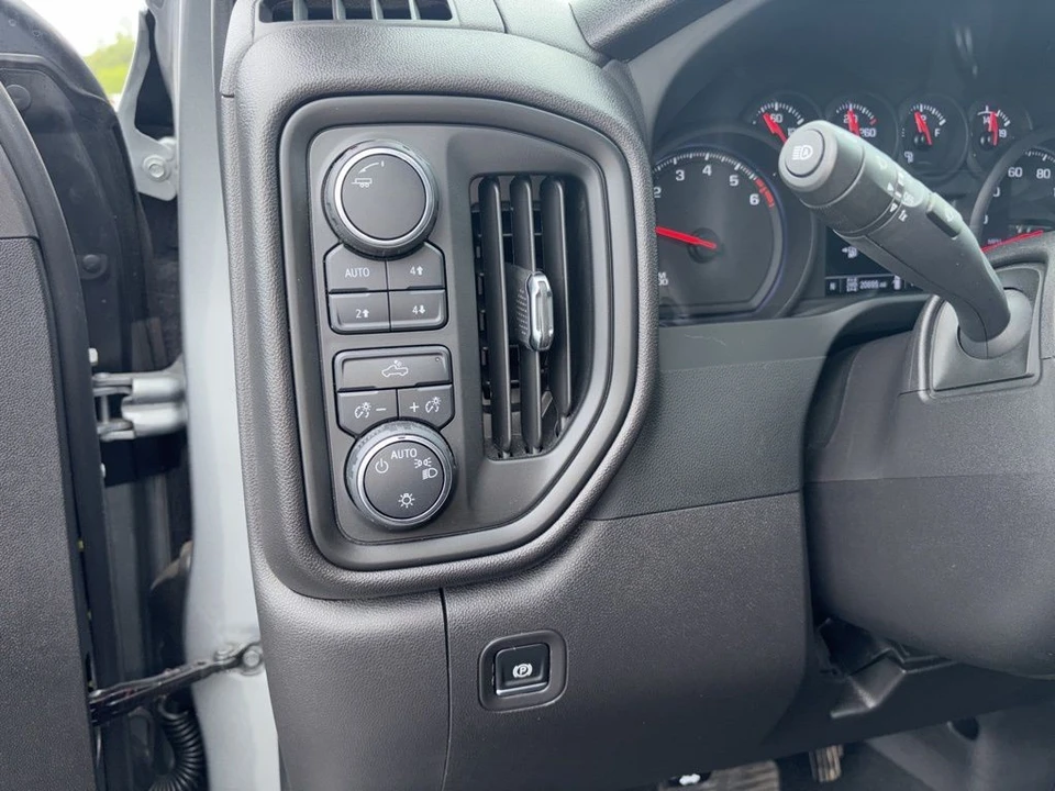 2024 Chevrolet Silverado 4th Gen - Image 8 of 9