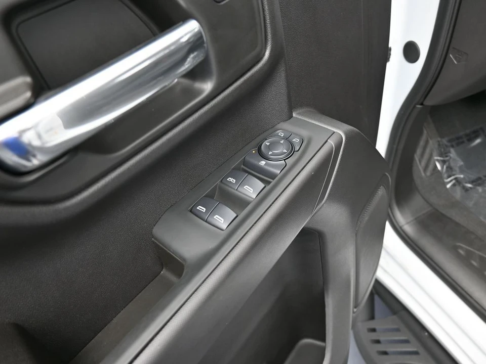 2024 Chevrolet Silverado 4th Gen - Image 5 of 12