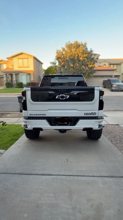2024 Chevrolet Silverado 4th Gen - Image 2 of 4