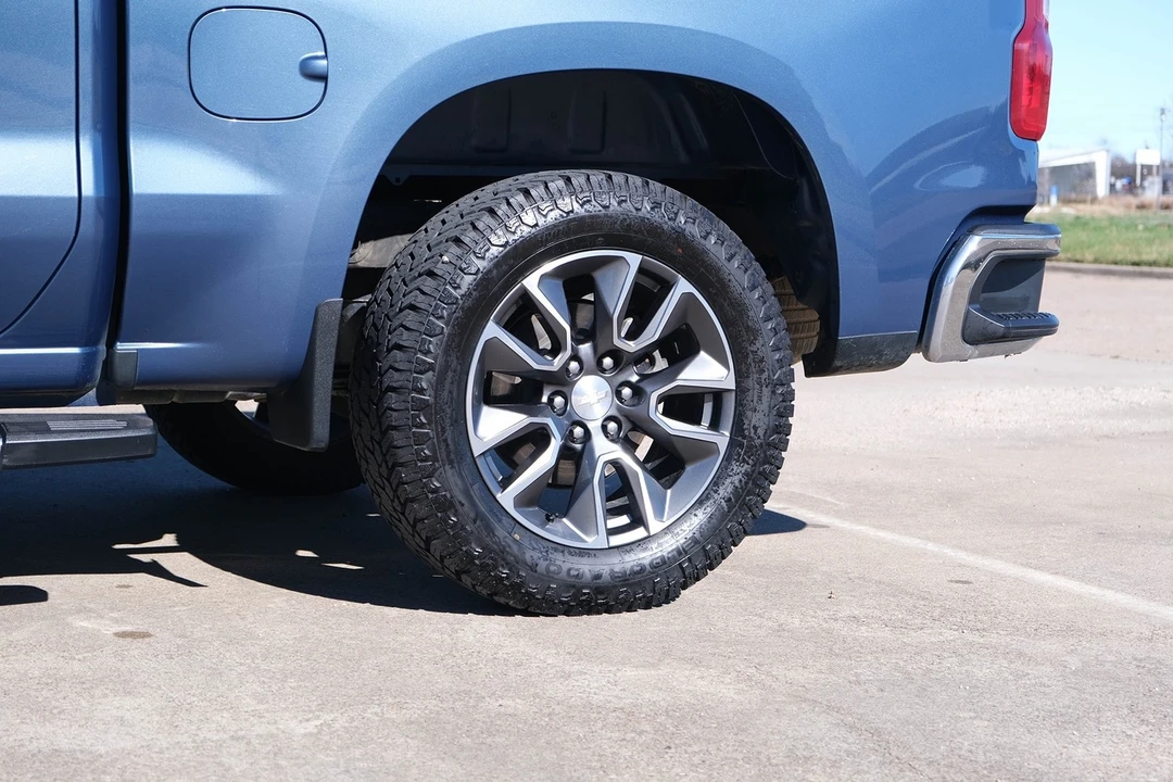 2024 Chevrolet Silverado 4th Gen - Image 4 of 21