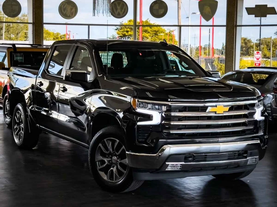 2024 Chevrolet Silverado 4th Gen - Image 2 of 21
