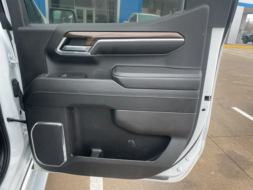2024 Chevrolet Silverado 4th Gen - Image 11 of 12