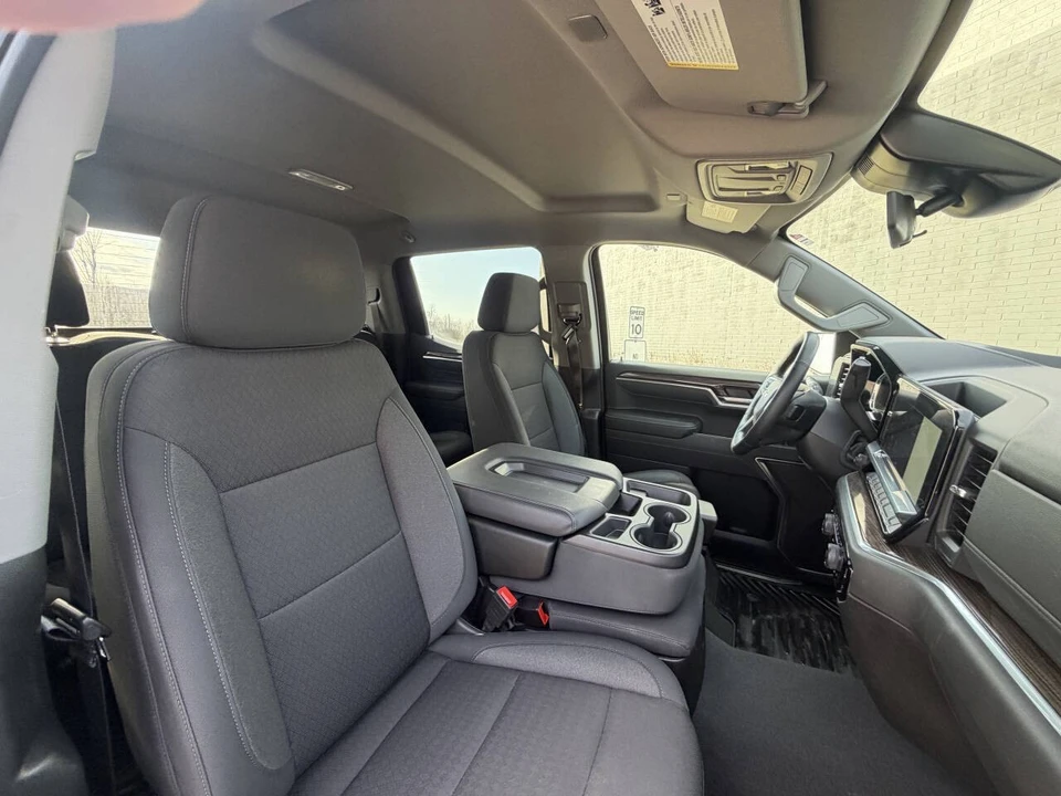 2024 Chevrolet Silverado 4th Gen - Image 18 of 21