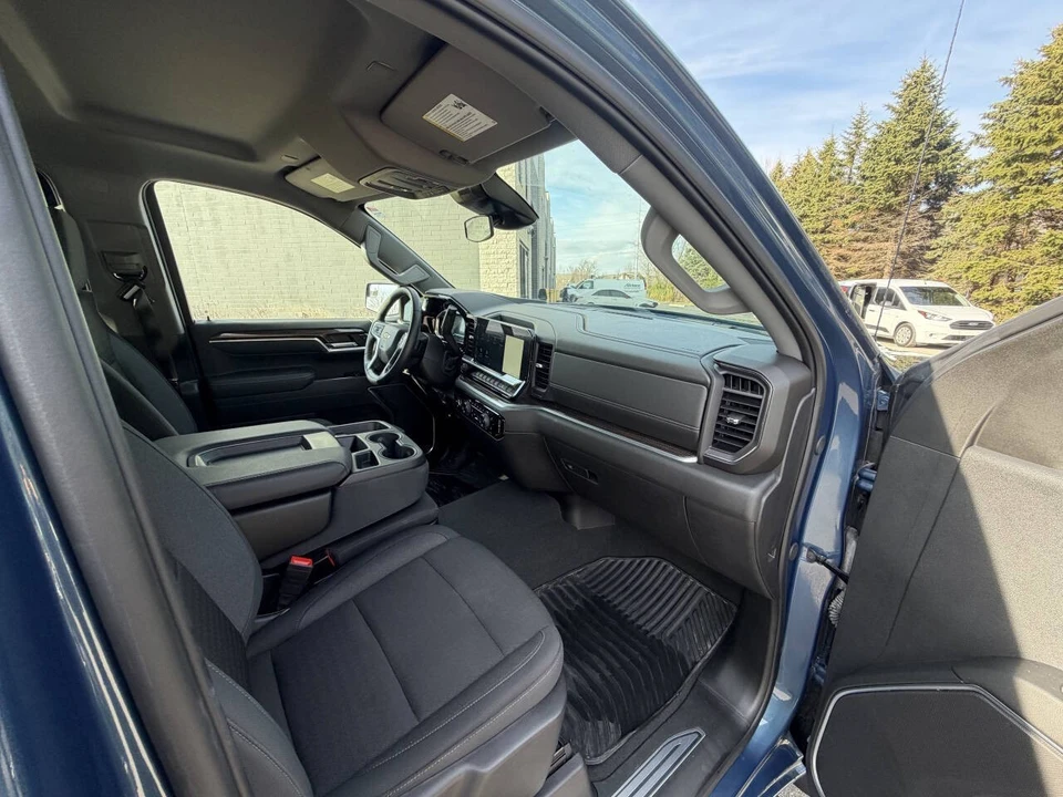 2024 Chevrolet Silverado 4th Gen - Image 17 of 21