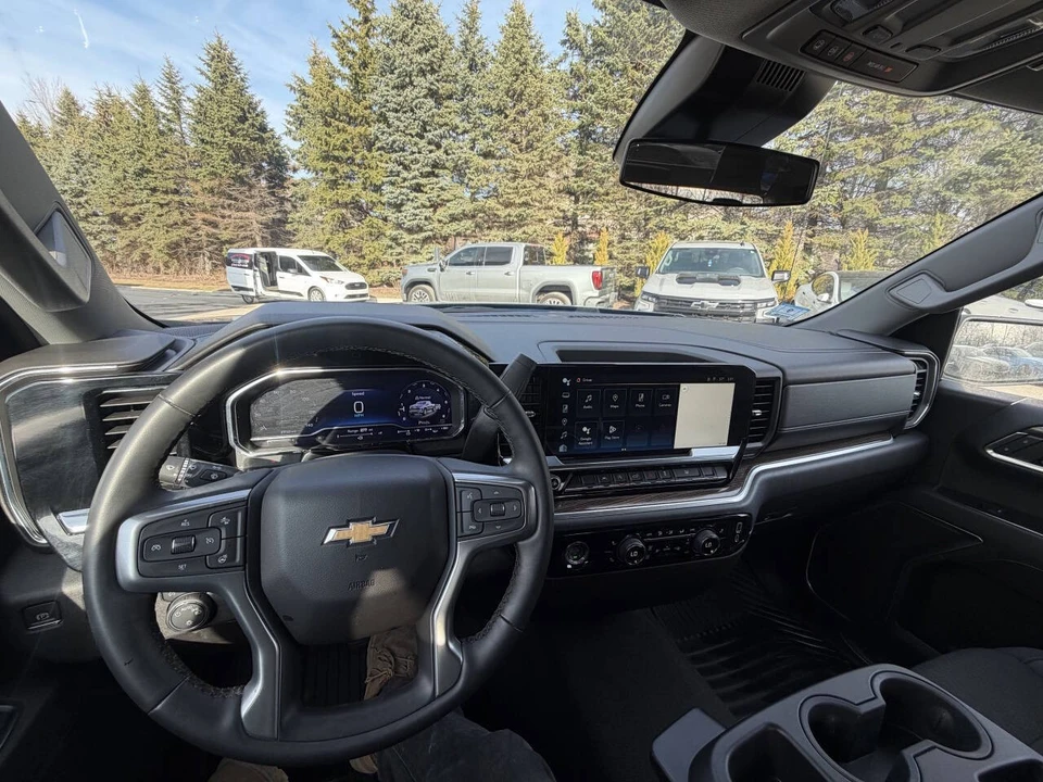 2024 Chevrolet Silverado 4th Gen - Image 16 of 21