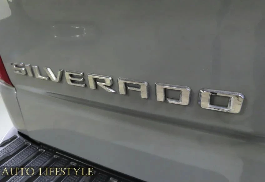 2024 Chevrolet Silverado 4th Gen - Image 18 of 21