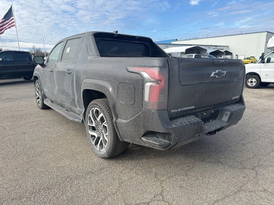 2024 Chevrolet Silverado 4th Gen - Image 2 of 8