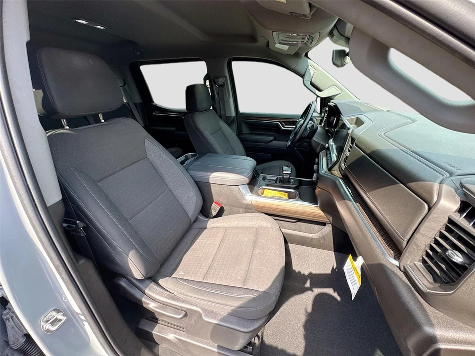 2024 Chevrolet Silverado 4th Gen - Image 15 of 16