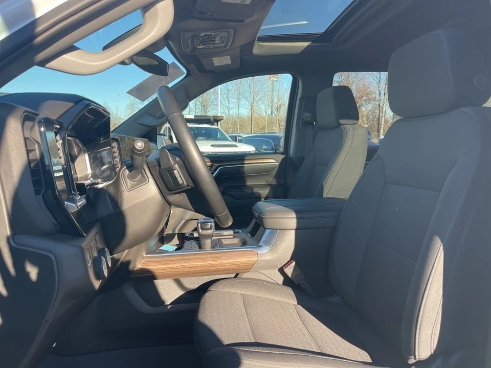 2024 Chevrolet Silverado 4th Gen - Image 11 of 12