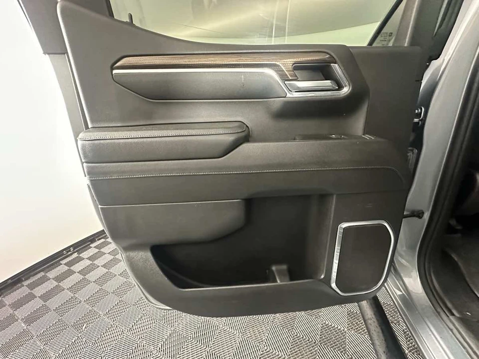 2024 Chevrolet Silverado 4th Gen - Image 18 of 21