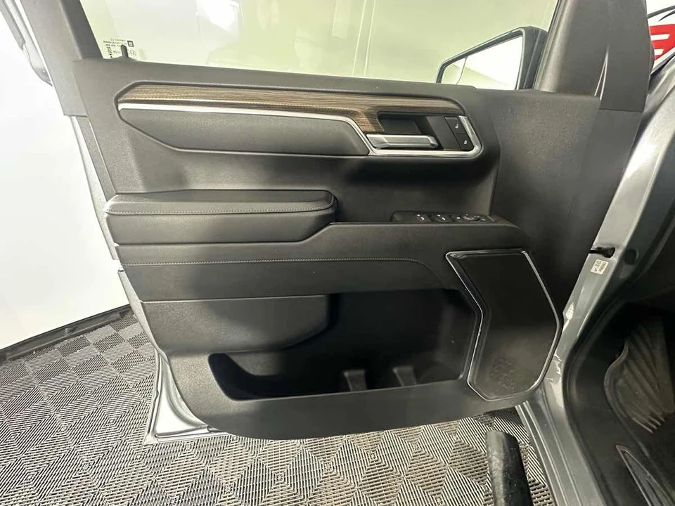 2024 Chevrolet Silverado 4th Gen - Image 16 of 21