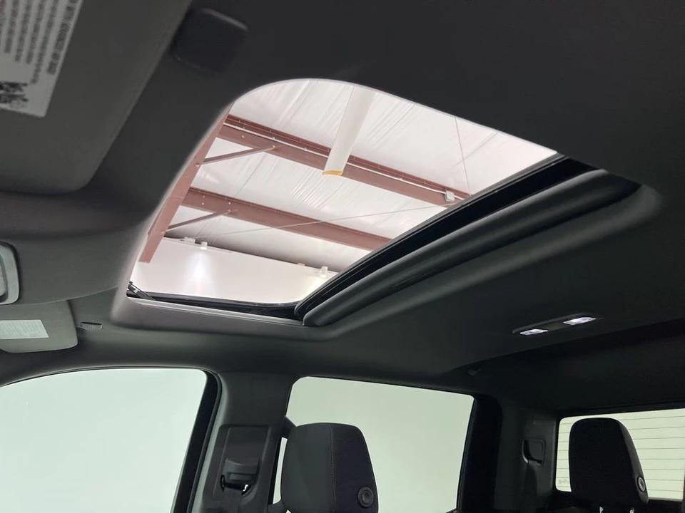 2024 Chevrolet Silverado 4th Gen - Image 18 of 31