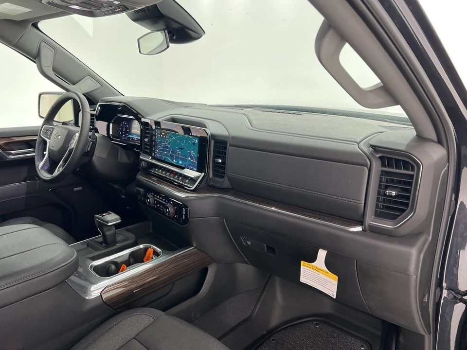 2024 Chevrolet Silverado 4th Gen - Image 27 of 31
