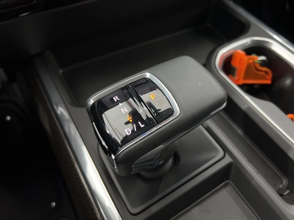 2024 Chevrolet Silverado 4th Gen - Image 15 of 31