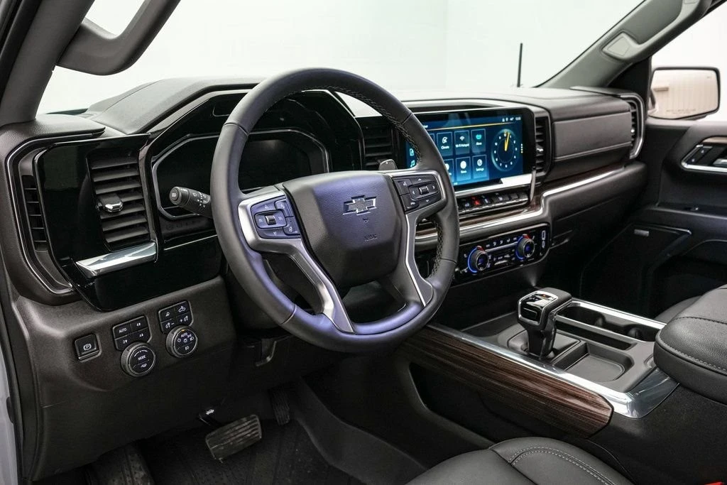 2024 Chevrolet Silverado 4th Gen - Image 15 of 21