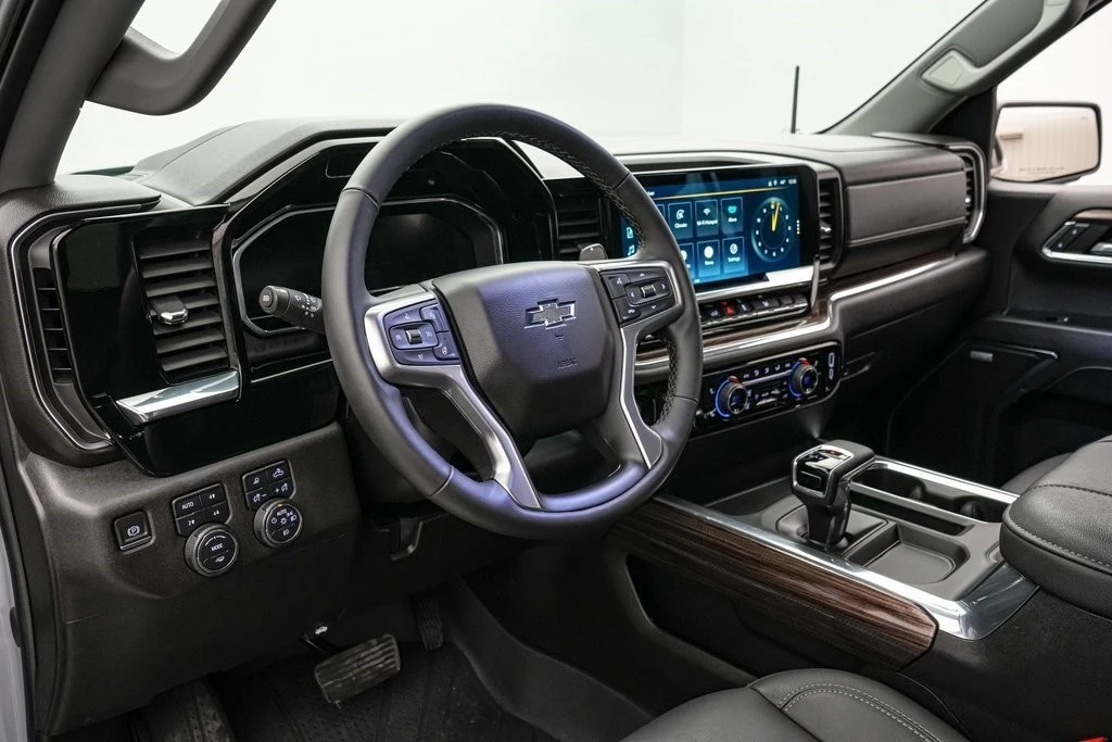 2024 Chevrolet Silverado 4th Gen - Image 15 of 21
