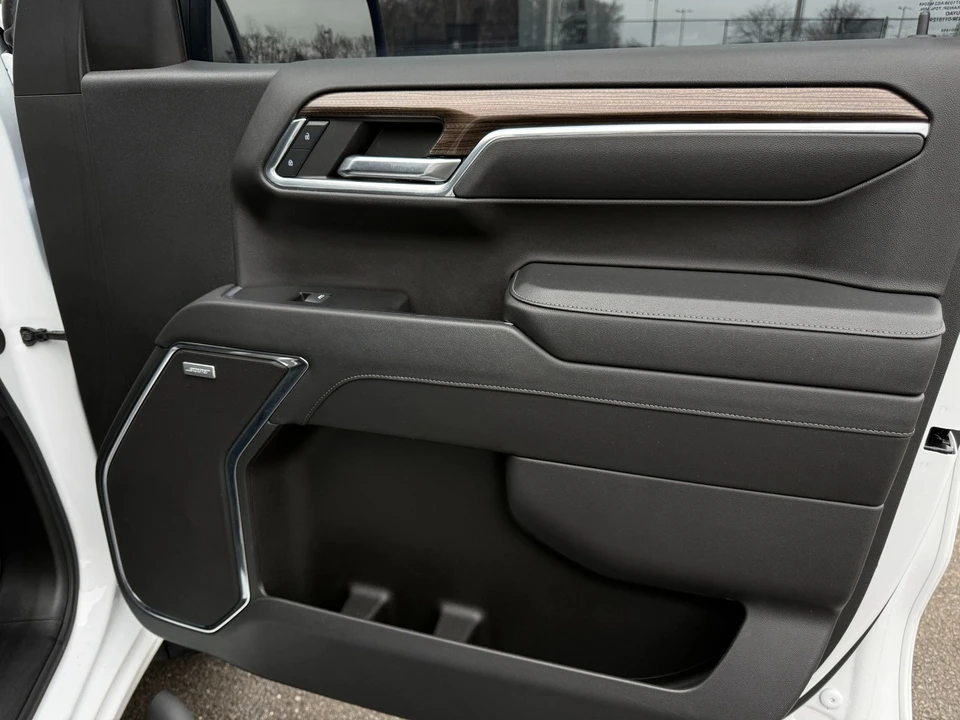 2024 Chevrolet Silverado 4th Gen - Image 15 of 21