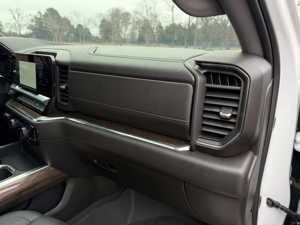 2024 Chevrolet Silverado 4th Gen - Image 16 of 21